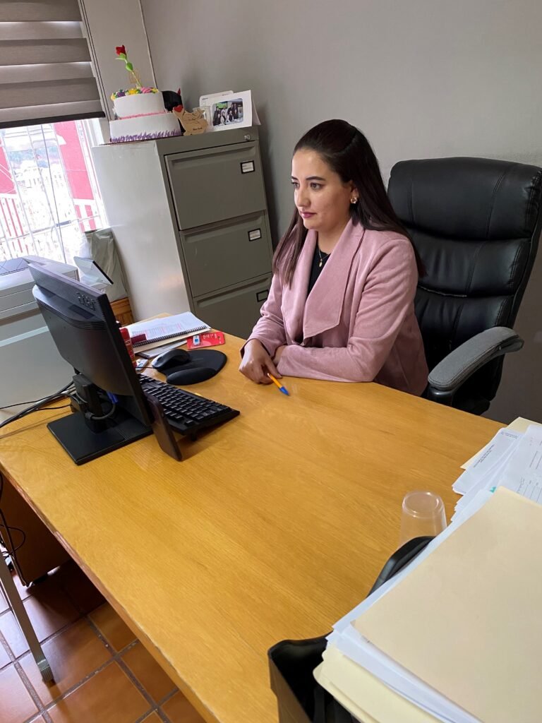 Yaneth - Secretaria